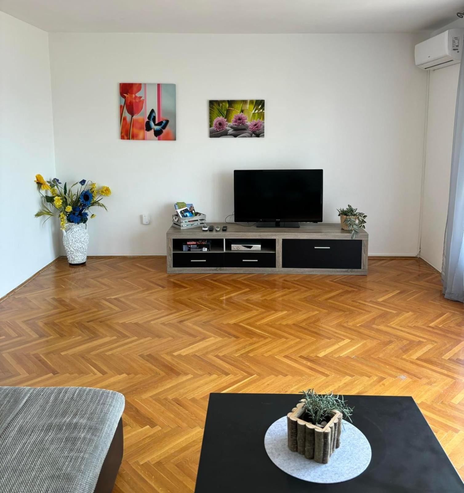 Helen Apartments Crikvenica Eksteriør bilde